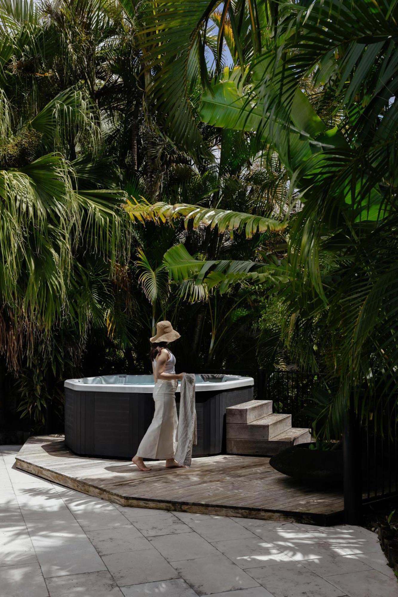 The Lord Byron Hotel Teluk Byron Bagian luar foto